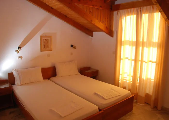 Barbara & 2* Svoronata